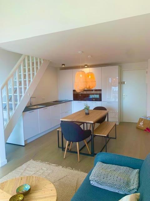 La Belle Vue-Charming Duplex Apartment With Sea View, 50 Meters From Beach And Private Parking Saint-Raphael  Bagian luar foto