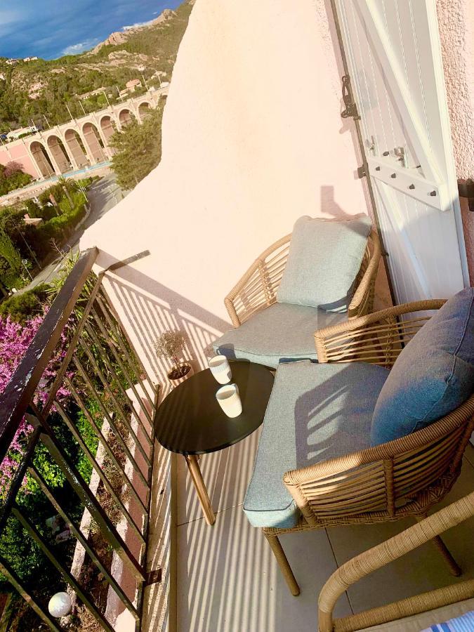 La Belle Vue-Charming Duplex Apartment With Sea View, 50 Meters From Beach And Private Parking Saint-Raphael  Bagian luar foto